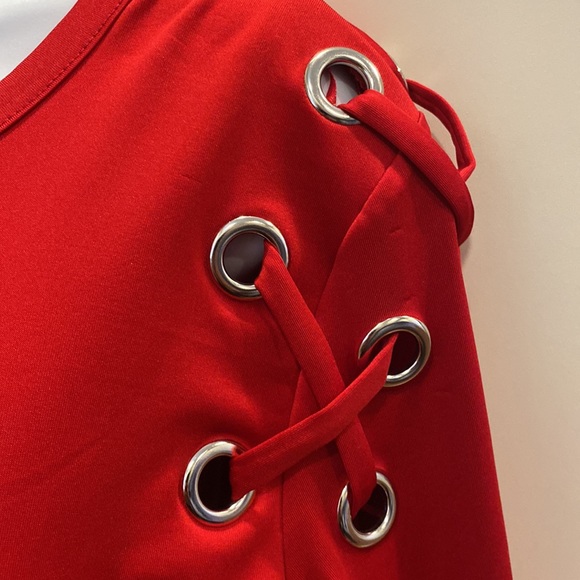 Allí & Andi red holiday top. Perfect for Valentine’s. 3/4 sleeve with 8 grommets - Picture 2 of 2